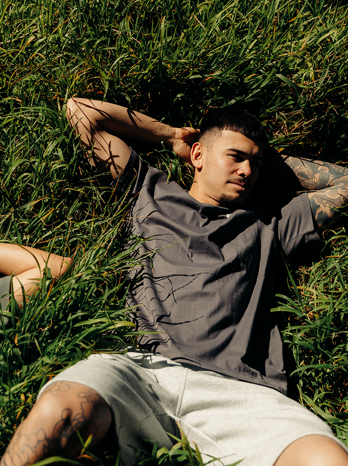 Calm Track Tee in Concrete