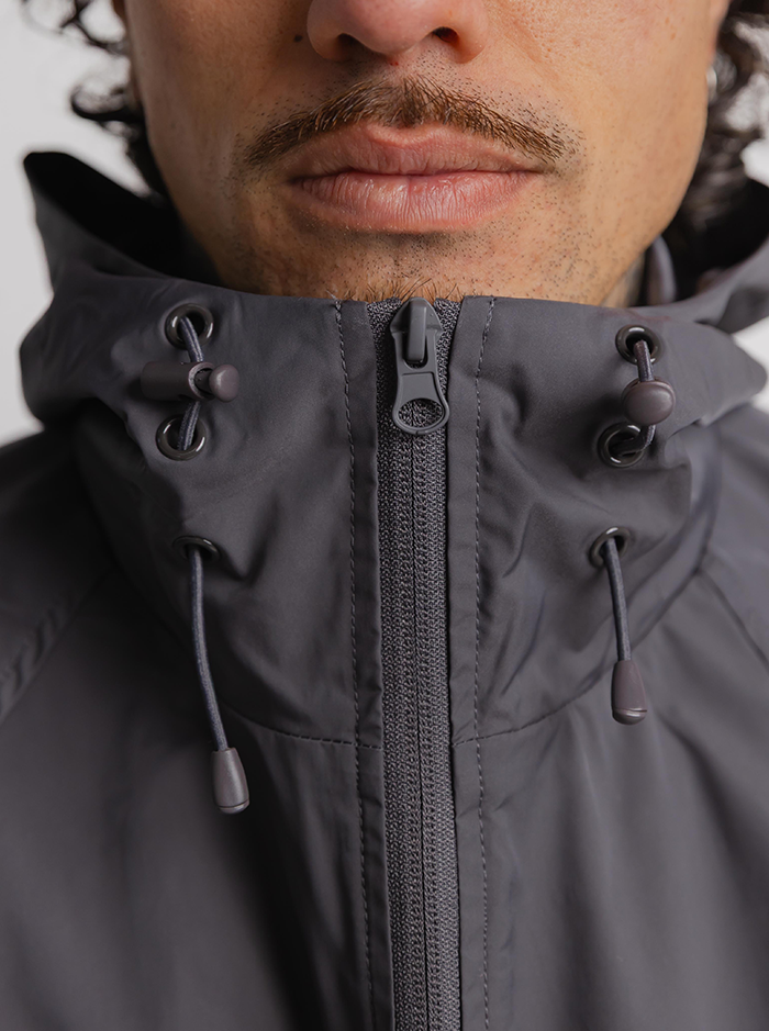 Training Windbreaker in Slate